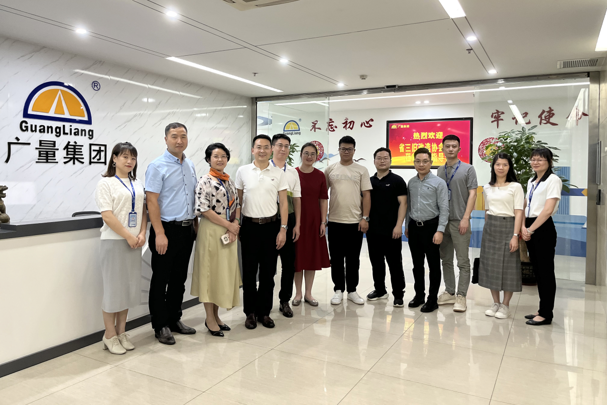 广东省三旧刷新协会秘书长田灼烁一行走访调研必发集团