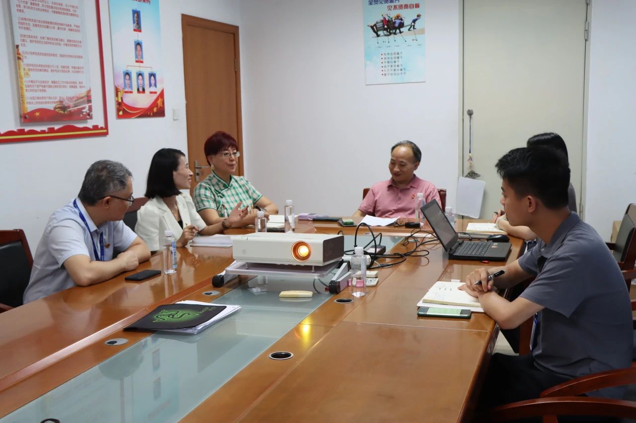 党旗飘扬，，，，，，，，共庆绚烂