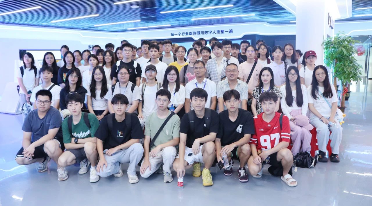 探索未来科技，，，，，，，共筑智慧桥梁